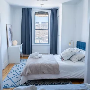 Stunning 2 Bedroom Apt 3mins Walk From Cdn Metro Montréal
